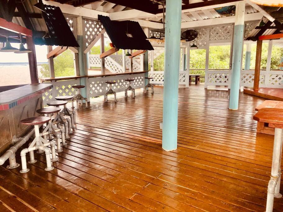 The Dock Resort Over Water Retreat West End Exterior foto